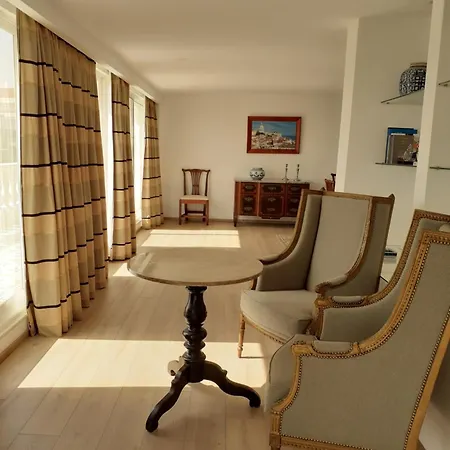 Charming Penthouse Appartement *