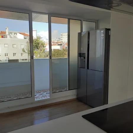 Charming Penthouse דירה ליסבון