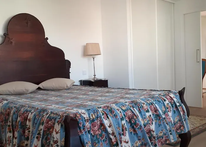 Charming Penthouse Lissabon